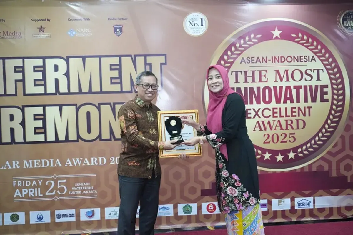 Bupati OKU Teddy Meilwansyah Raih Penghargaan Asean–Indonesia The Most Innovative Excellent Award 2025 (Sumber: Pemkab OKU)