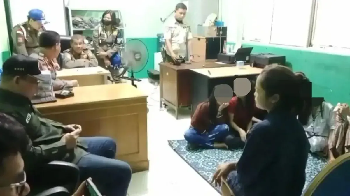 Satuan Polisi Pamong Praja (Satpol PP) Kabupaten Musi Banyuasin (Muba) menggelar operasi malam di sepanjang Jalur Lintas Timur (Jalintim), Senin malam (30/6/2025) (Sumber: Istimewa)