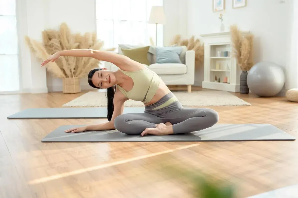 Yoga untuk Pemula: Panduan Lengkap Memulai Yoga dengan Mudah (Sumber: Pinterest | Foto: Vecteezy)