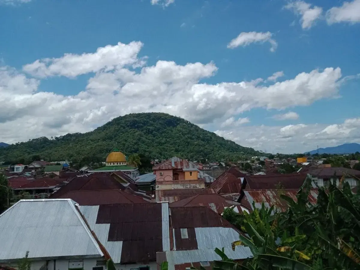 Bukit Sulap: Pesona Alam dan Wisata Andalan di Kota Lubuklinggau (Sumber: Pinterest | Foto: liliyanaep)