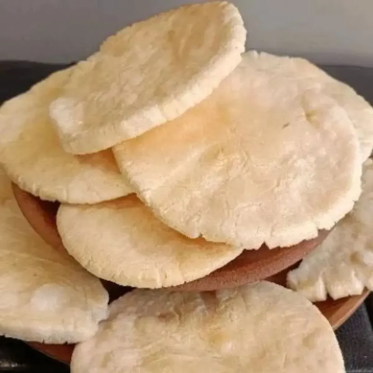 Kerupuk Kemplang: Camilan Ikonik Sumatera Selatan yang Melegenda (Sumber: pinterest.com | Foto: Shopee)
