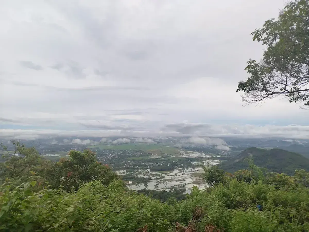 Bukit Gatan: Pesona Negeri di Atas Awan yang Menakjubkan (Sumber: google.com | Foto: Dini Okiviani)