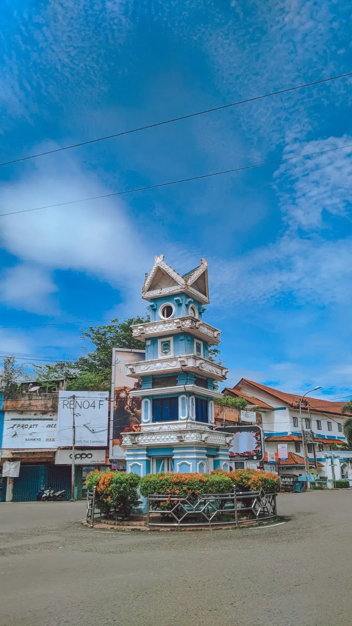 Tugu di Lahat, Sumatera Selatan. (Sumber: pinterest.com | Foto: rzrab)