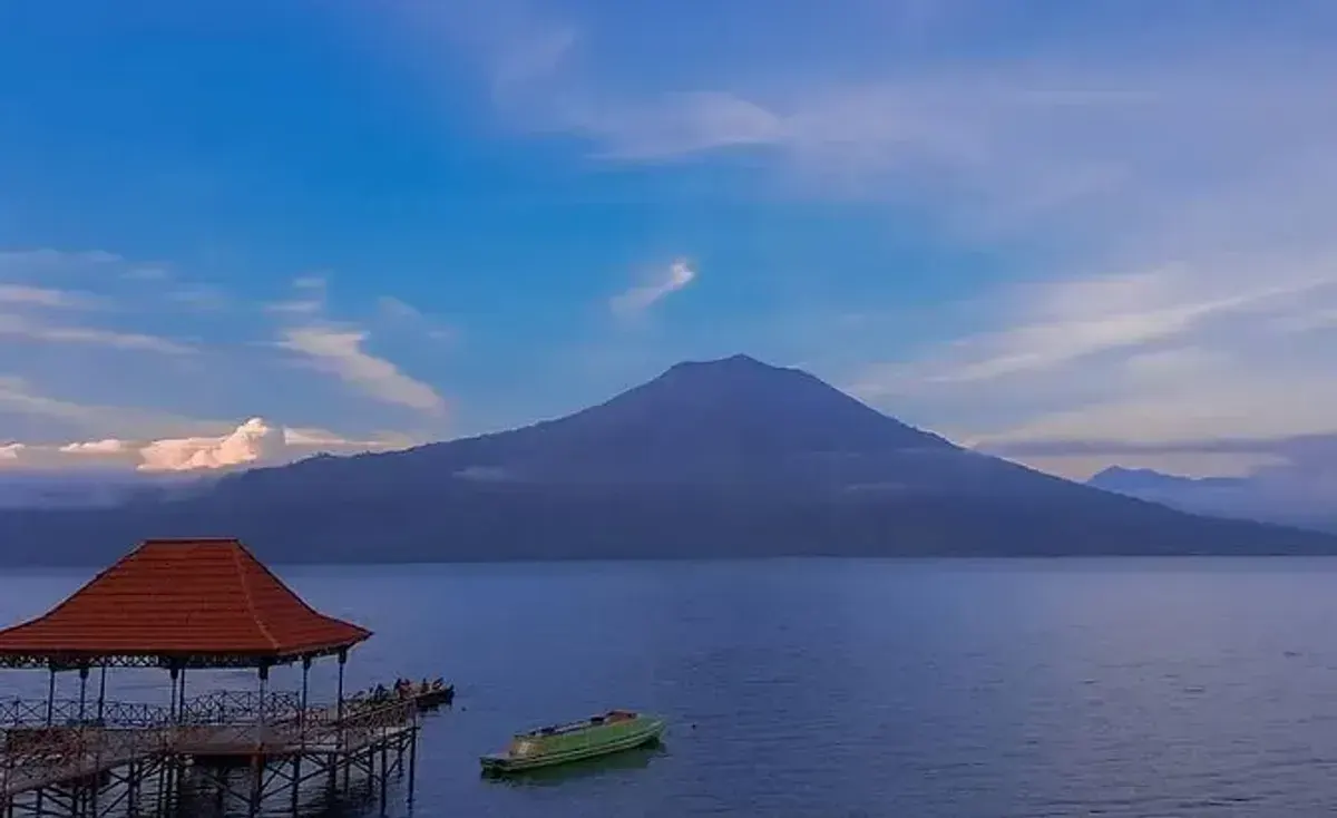 Keindahan Gunung Seminung (Foto: haluanlampung.com)