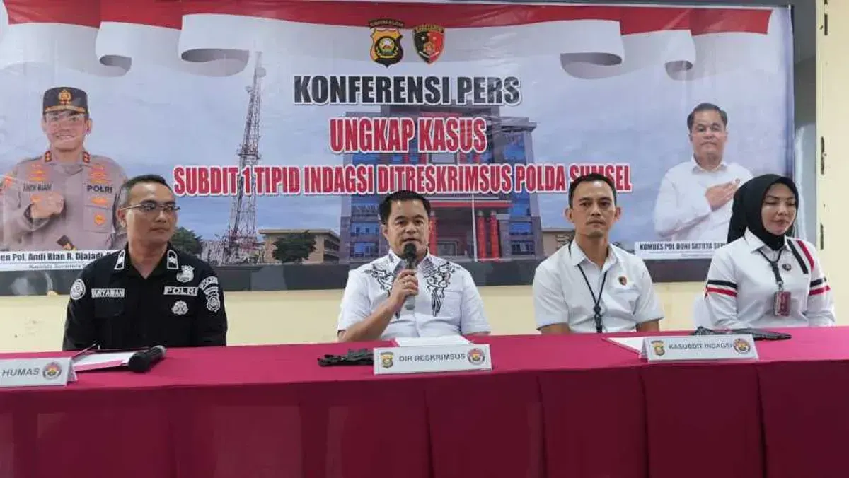 Dirreskrimsus Polda Sumsel Kombes Pol Doni Satrya Sembiring saat memimpin rilis pengungkapan kasus pengoplosan LPG bersubsidi di Palembang. (Sumber: Istimewa)