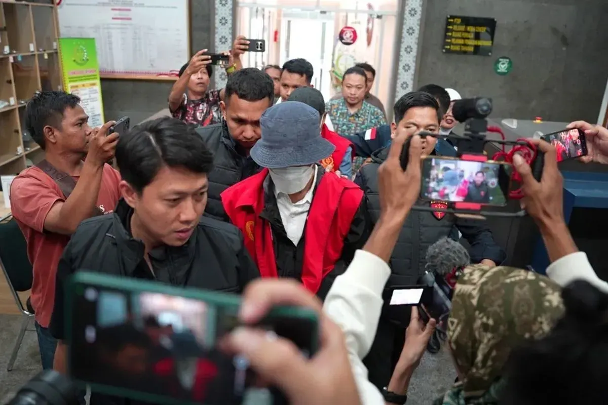 Dua mantan Direktur PT Semen Baturaja, MJ dan DP, resmi ditahan Kejaksaan Tinggi Sumatera Selatan (Sumber: Istimewa)