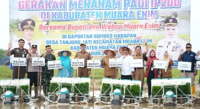 Pemkab Muara Enim Luncurkan Program Pupuk Murah dan Rice Transplanter untuk Tingkatkan Produksi Petani
