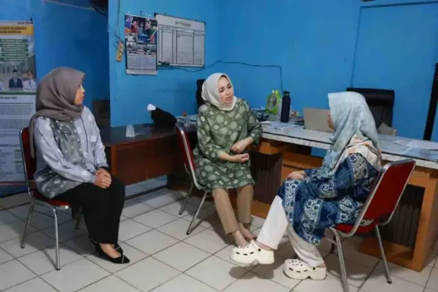 Kelurahan di Palembang Keluhkan Sistem Izin Online, Senator Eva Susanti Siap Bawa Masalah ke DPD RI