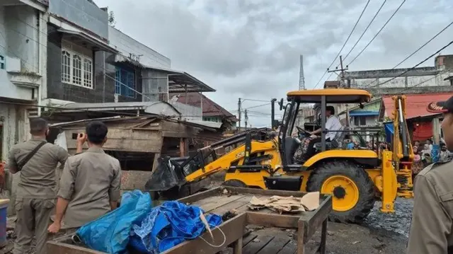 Pemkot Prabumulih Bongkar Ratusan Lapak Liar, Pedagang Bandel Diperingatkan dan Terancam Pidana