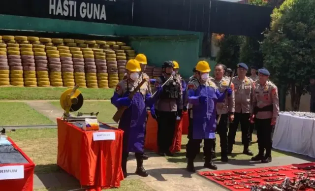 Polda Sumsel Musnahkan 614 Senjata Api Rakitan Ilegal Hasil Operasi Senpi Musi 2024–2025
