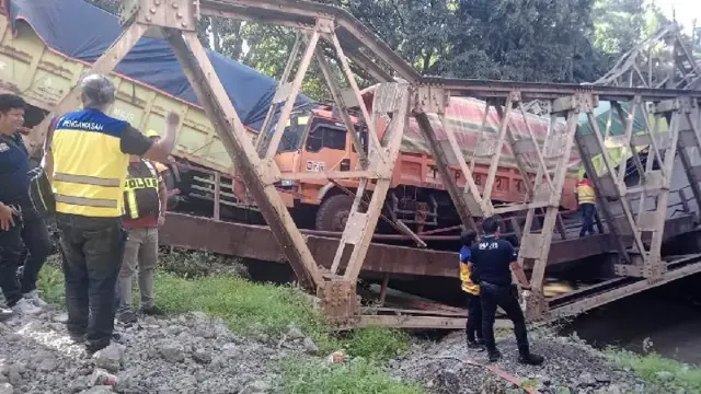 Gubernur Sumsel Larang Truk Batu Bara Melintasi Jembatan Muara Lawai, Tegaskan Sanksi Tegas bagi Pelanggar