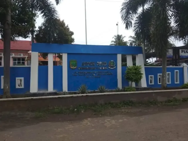 APBD 2025 Empat Lawang, DPRD Alokasikan Dana Besar untuk Buku Profil hingga Gorden