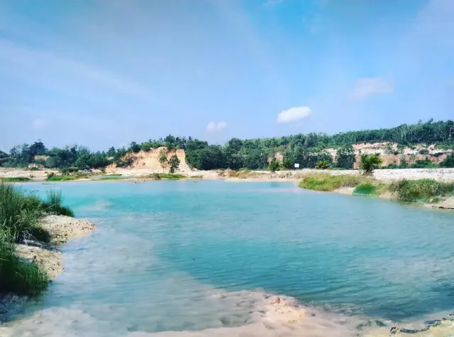 Danau Biru Kedukan: Pesona Tersembunyi untuk Liburan dan Piknik Asri