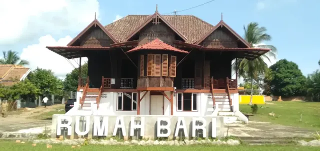 Rumah Bari Besirah: Warisan Sejarah dan Pesona Wisata Budaya Sumatera Selatan