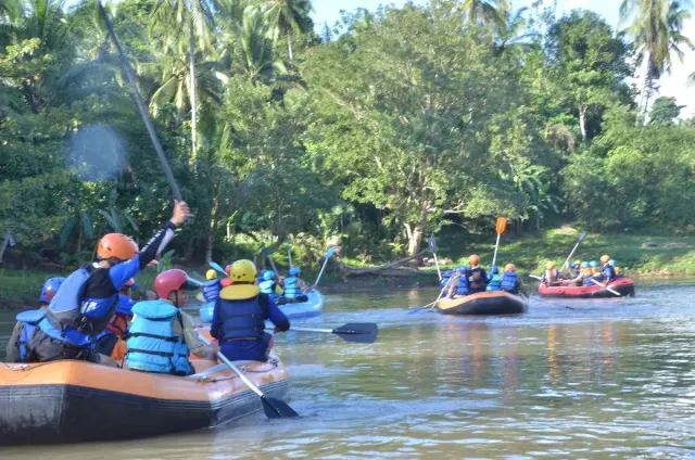 Wisata Arung Jeram Sungai Kelingi (Kelingi Rafting): Destinasi Seru Pecinta Petualangan Alam