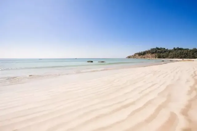 Pantai Supi: Surga Tersembunyi dengan Keindahan Alam yang Memukau