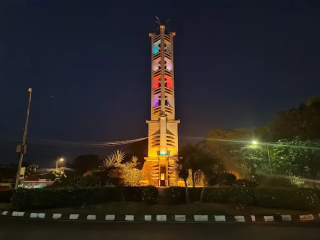 Tugu Bundaran Sekayu: Ikon Kota dan Destinasi Wisata Menarik di Musi Banyuasin