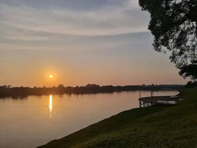 Sekayu Waterfront: Destinasi Wisata Ikonik untuk Bersantai dan Menikmati Sunset