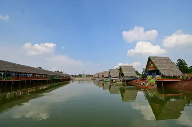 Saung Bambu Pelangi Kenten: Tempat Wisata Alam dan Kuliner Bernuansa Tradisional di Palembang