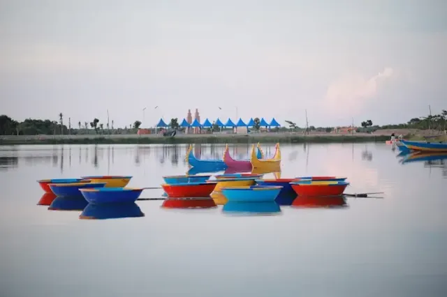 Keindahan Danau Biru: Pesona Alam yang Menenangkan dan Wajib Dikunjungi