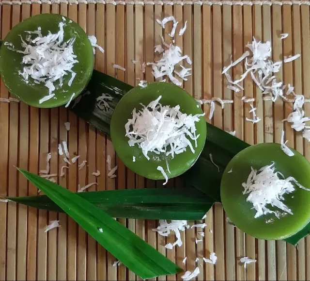 Kue Lumpang Khas Sumsel: Cita Rasa Tradisional yang Manis, Kenyal, dan Melegenda