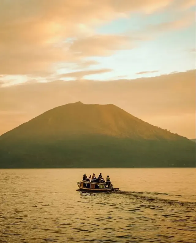 Gunung Seminung: Pesona Alam dan Tantangan Mendaki di Puncak Bumi Serasan Seandanan