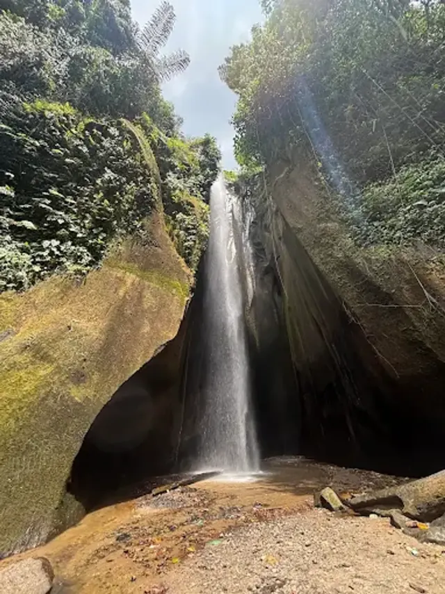 Pesona Tersembunyi di Ujung OKU Selatan: Keindahan Air Terjun Manduriang yang Memukau