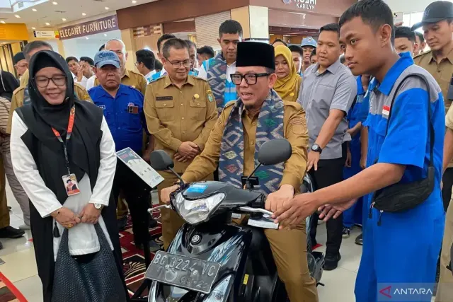 Keren! Motor Listrik Buatan Siswa SMKN 3 OKU Diuji Langsung Bupati Teddy Meilwansyah
