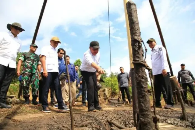 Resmi Legal, Bahlil dan Herman Deru Tinjau Sumur Minyak Rakyat di Muba
