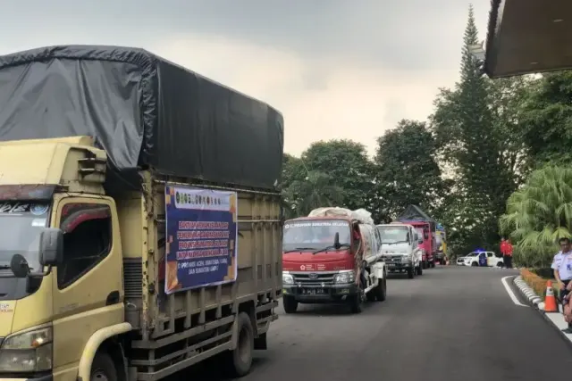 Sumsel Gerak Cepat Bantu Sumatra: 17 Truk Logistik dan Armada Tangki Dilepas ke Lokasi Bencana