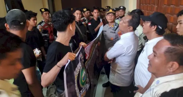 Gara-Gara Meja Biliar DPRD, Puluhan Mahasiswa Demo Tuntut Prioritas Pendidikan di Sumsel